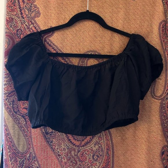 Black Off the shoulder crop top - Picture 2 of 3